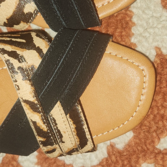 Nwt-UGG Women's Kenleigh Slide Tiger Stripes Sandal size 8.5 - Picture 11 of 13